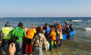 Mar de Fueguitos: El refugio y la solidaridad ocupan la isla de Lesbos
