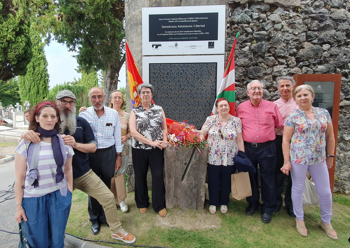 Mar de Fueguitos: homenaje a los 269 presos de guerra de Gernika