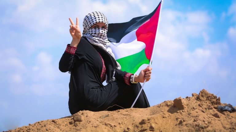 Mugaldeko taberna: 🄼🅄🄶🄰🄻🄳🄴🄺🄾  🅃🄰🄱🄴🅁🄽🄰  Palestinarekin