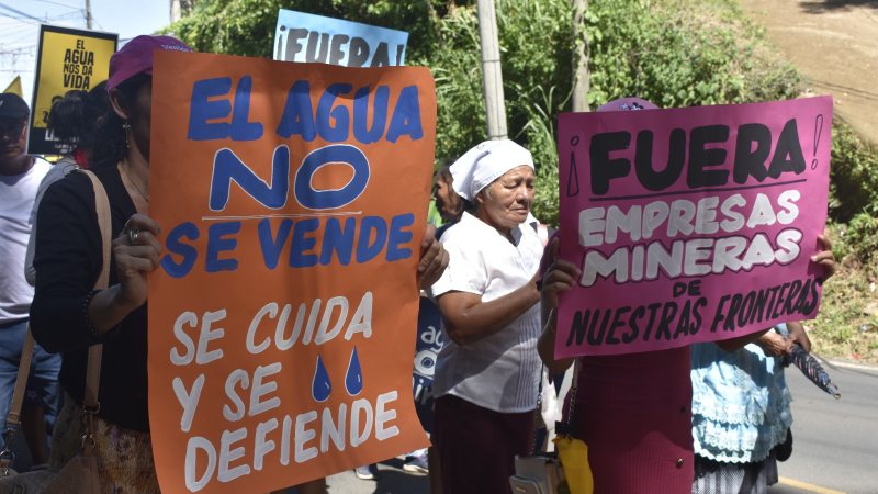 Mar de fueguitos: Ambientalistas de Cabañas denuncian farsa judicial en El Salvador