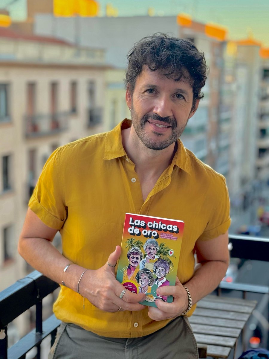 Web Side Stories: “Las  Chicas  de  Oro”  según  Pedro  Ángel  Sánchez:  la  familia  elegida  que  cambió  la  televisión