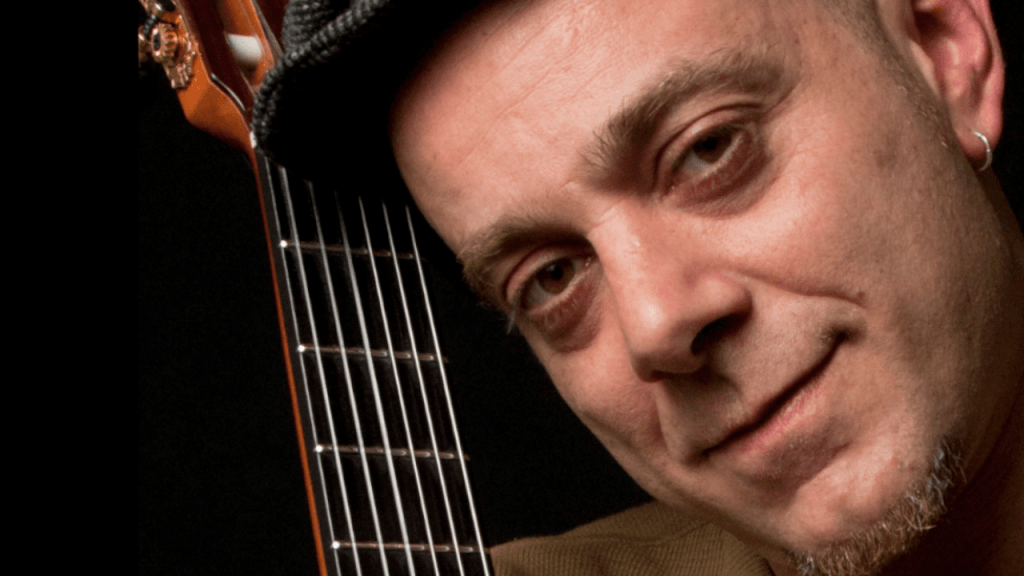 Mar de fueguitos: Claudio H, el artista que se ocupa del mar