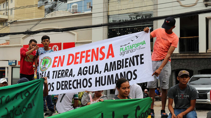 Mar de fueguitos: Honduras,  bienes  comunes  frente  a  extractivismo  y  agroindustria