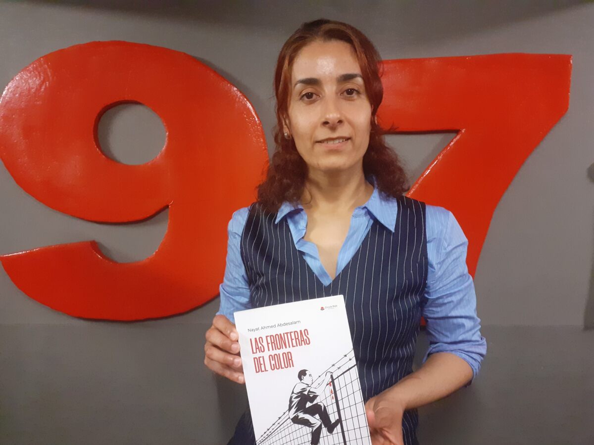 Mar de fueguitos: Las  fronteras  del  color