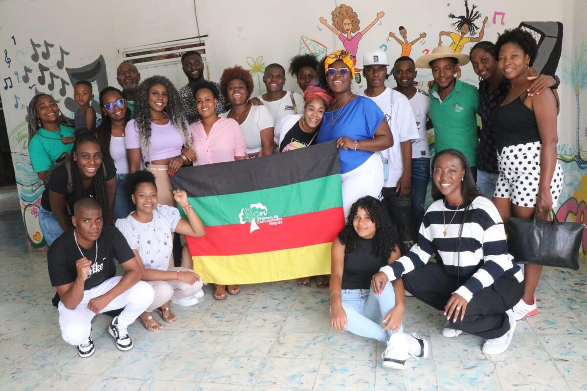 Mar de fueguitos: Comunidades  negras  en  Colombia  reclaman  derechos  ancestrales  y  territoriales